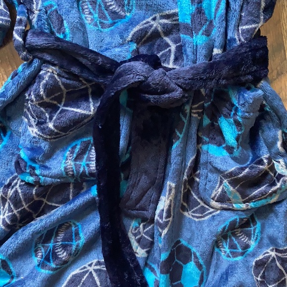 Boys Robe🏈⚽️🏀⚾️ - Picture 2 of 5